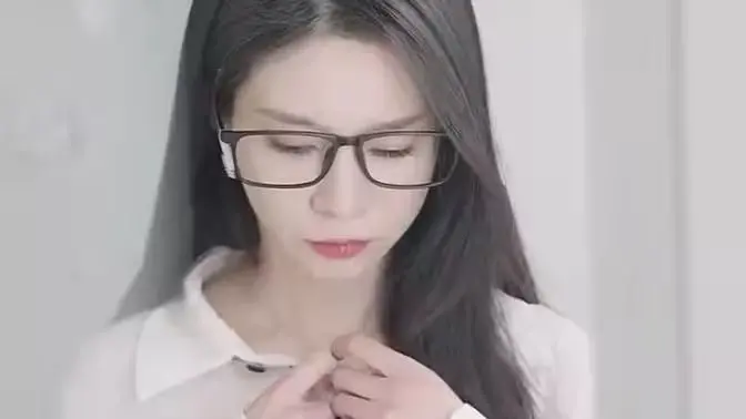 《苟日的中年》：一场中年危机的黑色幽默狂想曲，笑泪齐飞的现实寓言